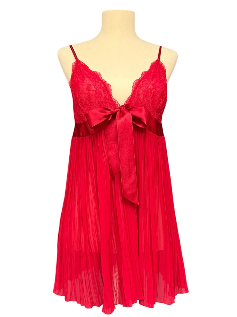 Victoria’s Secret Red Lace Pleated Babydoll Chemise Large, Satin Bow Romantic